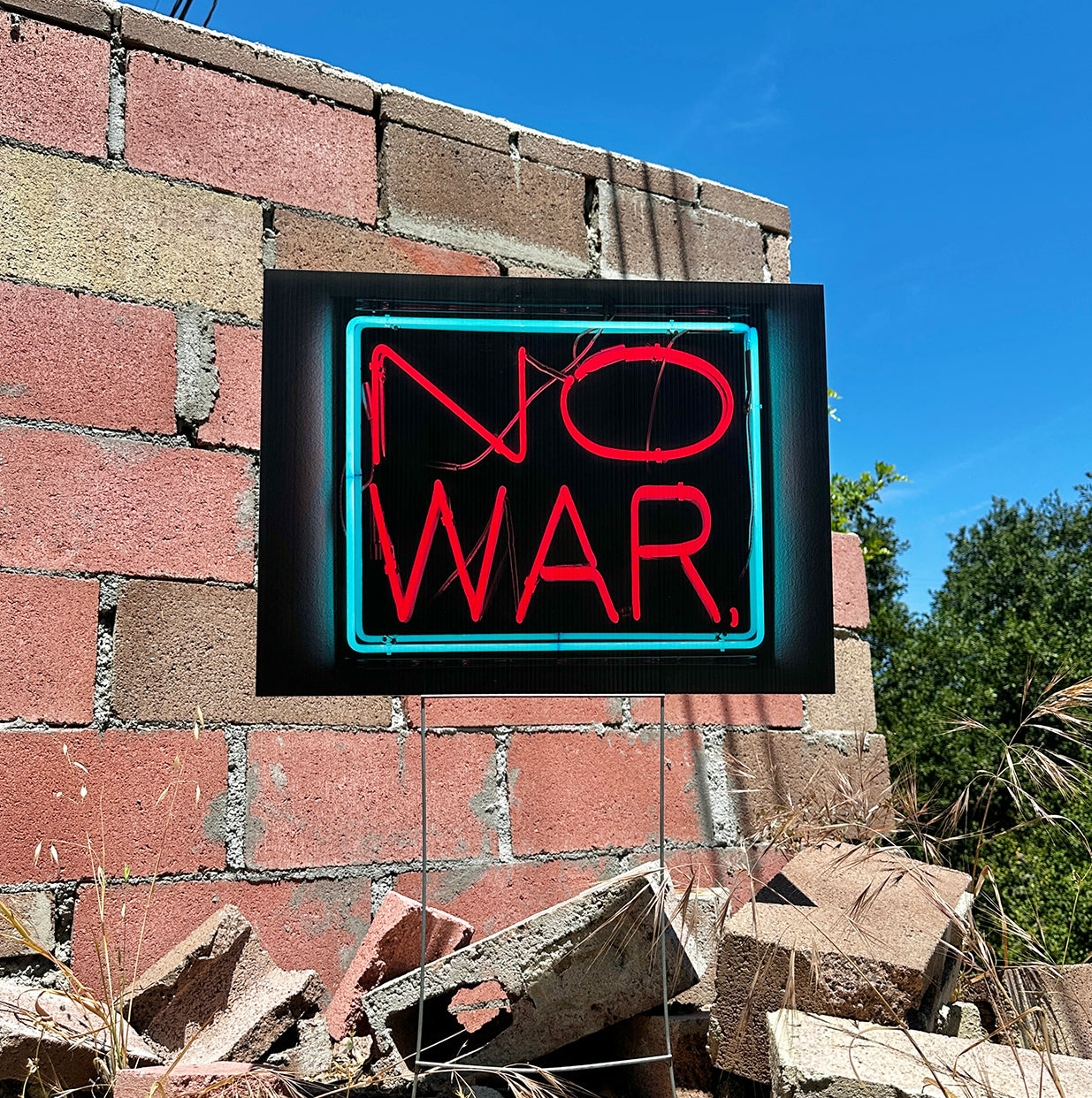 NO WAR LAWN SIGN